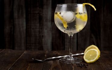 Hjemmelavet gin - Den perfekte værtsgave til ungkarlen